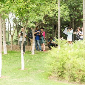 摄影培训班学员人像拍摄实践课