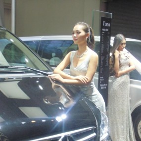 气质最好的模特 2012-9-30曲江车站1 Benz - Viano Pioneer