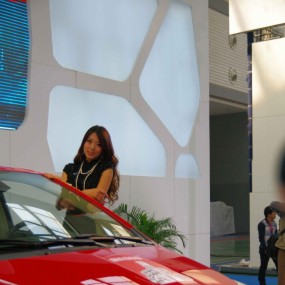 2012010.01西安摄影论坛组织车展摄影，北汽展厅上的林志玲，河山拍照