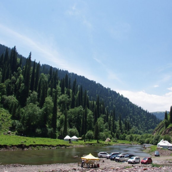 游天山-百里画卷