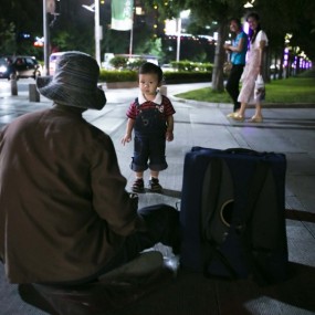 发一张有意思的小盆友