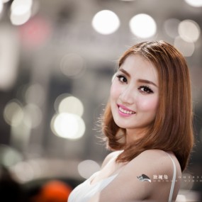 独视角的“车展人像“