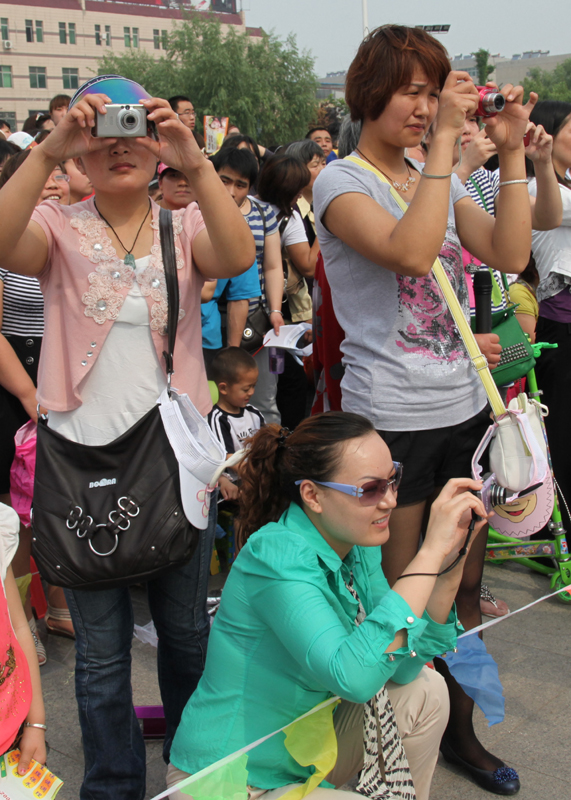 忙活了父母的“三只眼”---大荔李世居