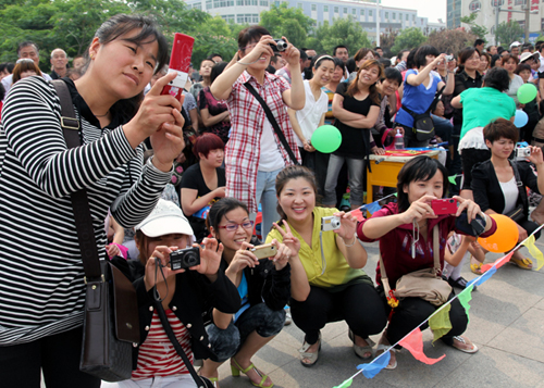 忙活了父母的“三只眼”---大荔李世居