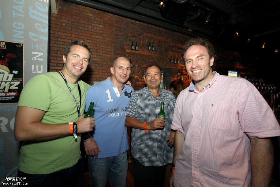 img1_src_3895915.jpg