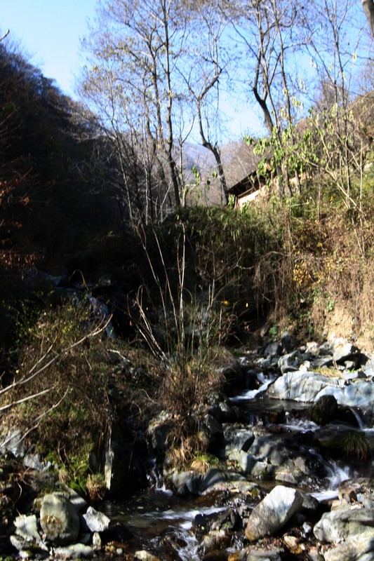 山涧流水
