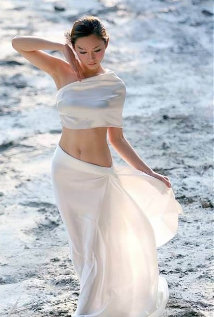 素颜美女.jpg