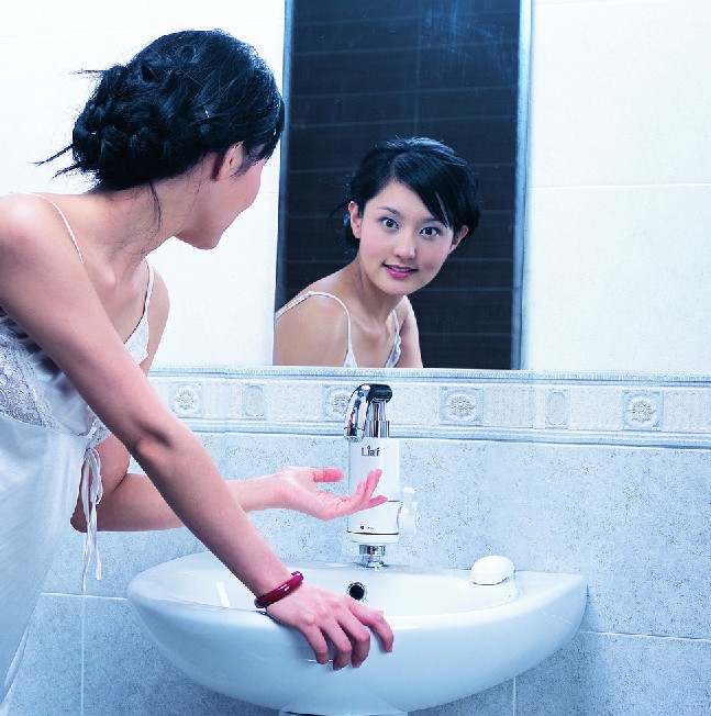 镜中的佳丽.jpg