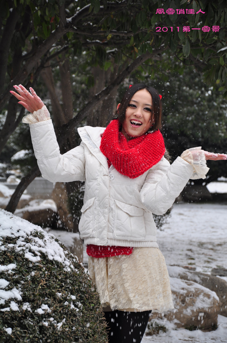 2011第一雪景《风雪俏佳人》.jpg