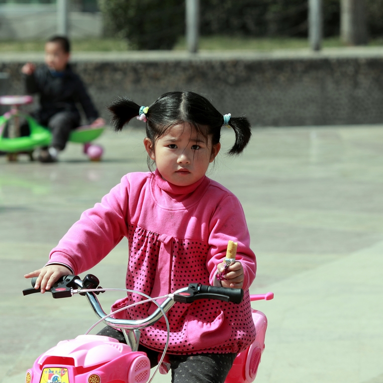 nEO_IMG_600D-135L金裕小区花，小孩37.jpg