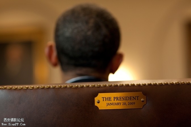 PRESIDENT-OBAMAS-CHAIR-673x448.jpg