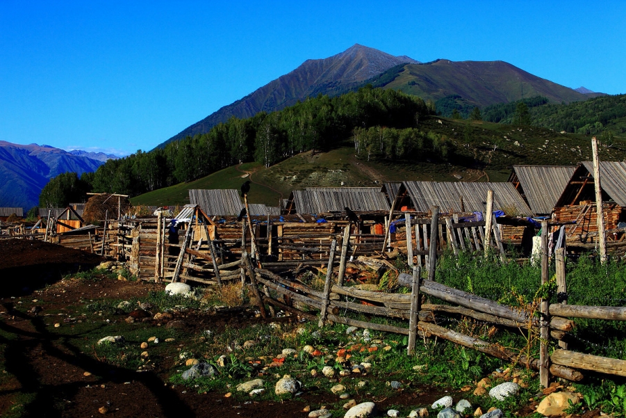 MG_0098_禾木小村.jpg
