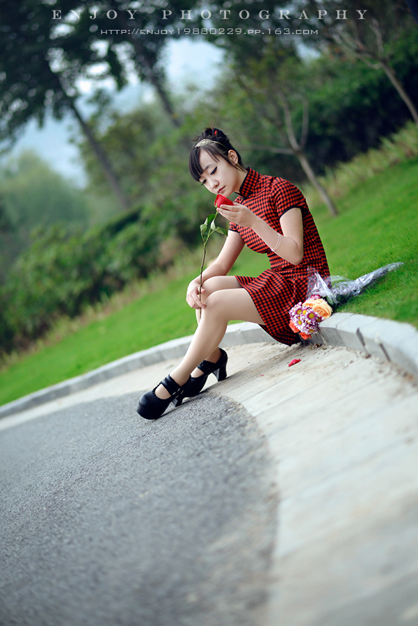 黄心logo08.jpg