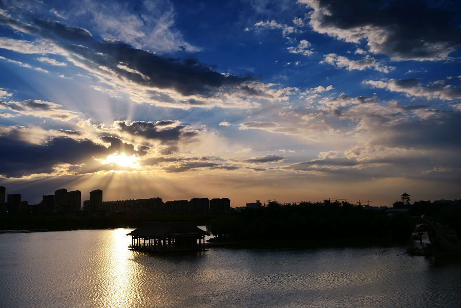 雨后南湖1.jpg