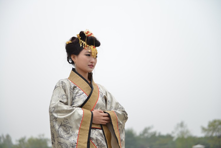 靓模汉服富贵华丽