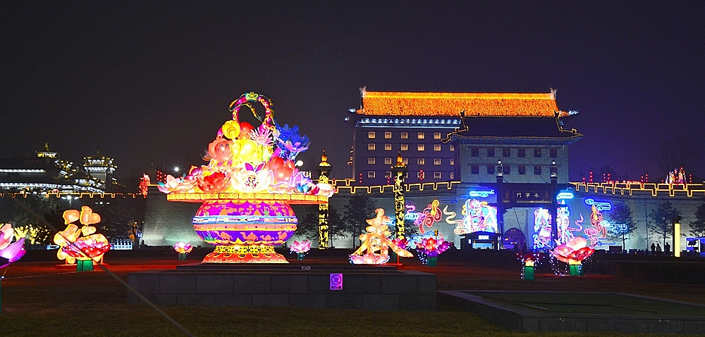 鸡年城墙灯会 (70).jpg