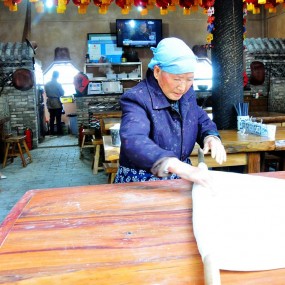 中国第一个上榜面食“蓝田裤带面”