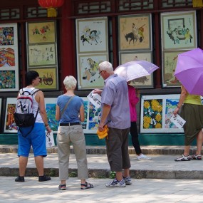 小雁塔的外国游客们