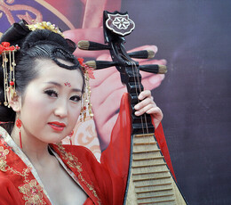 古装红衣美女