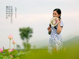 荷塘羞色