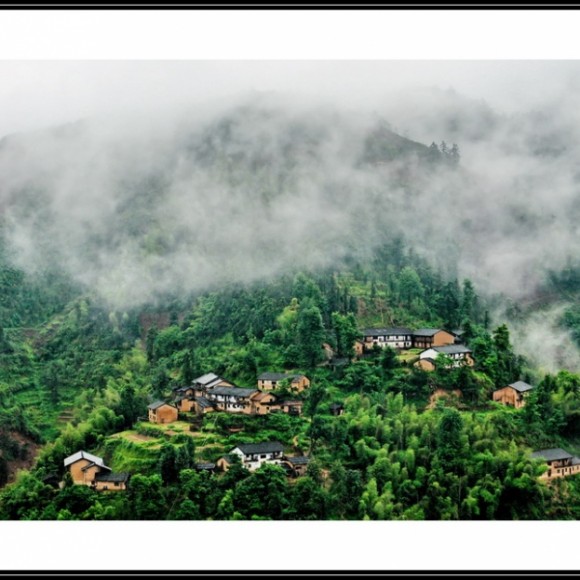 瑶山雨雾