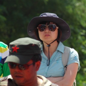 发一组户外活动片子