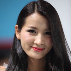 车展美模大头照一组