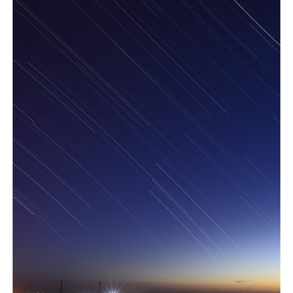 串珠点点落九天