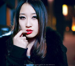 夜里的红唇